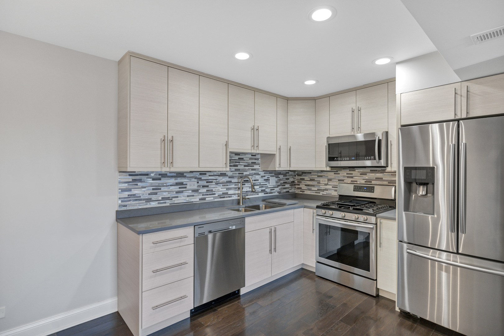 722 Tipperary Court #3D, Schaumburg, IL 60193