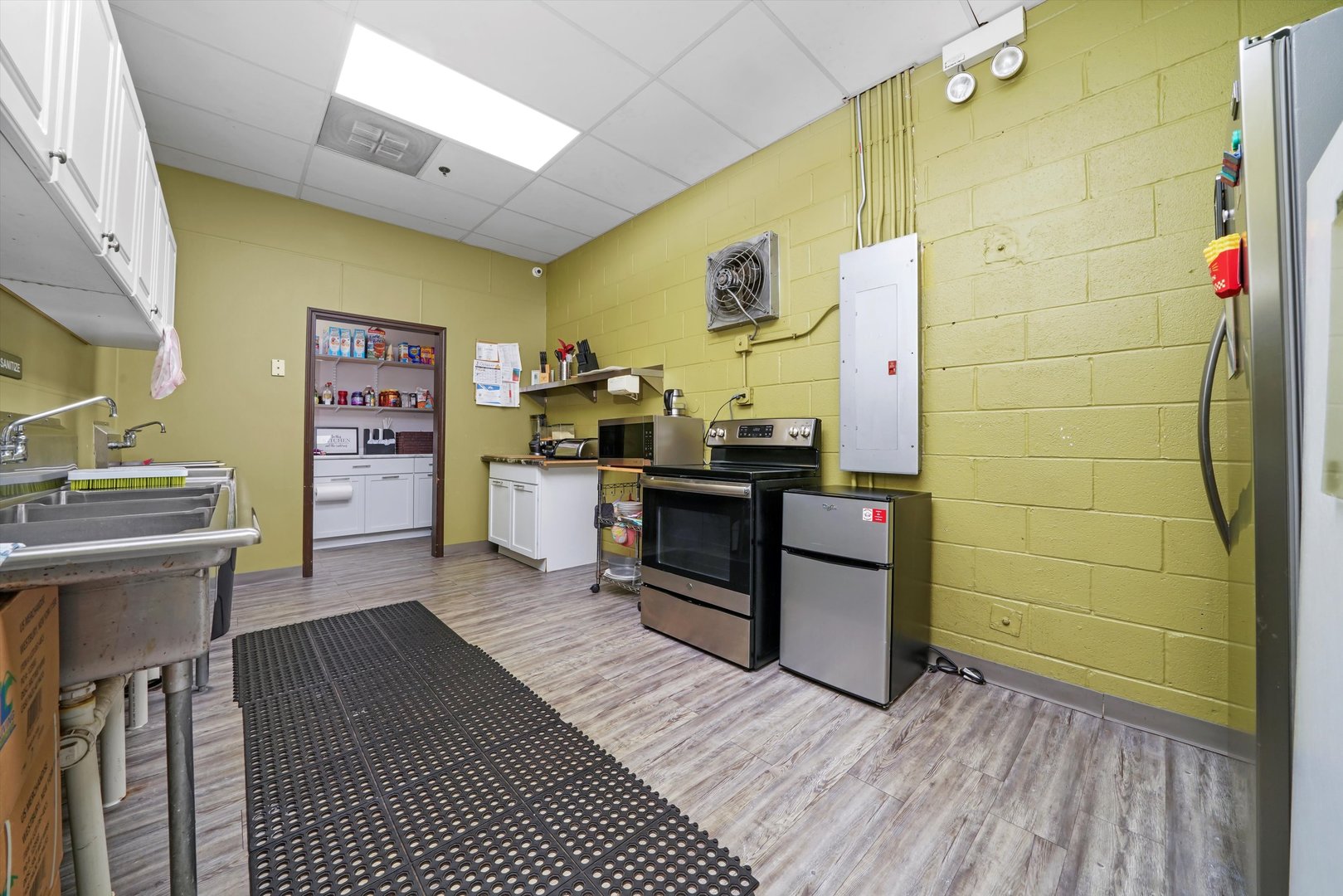 14721 Kilbourne Avenue, Midlothian, IL 60445