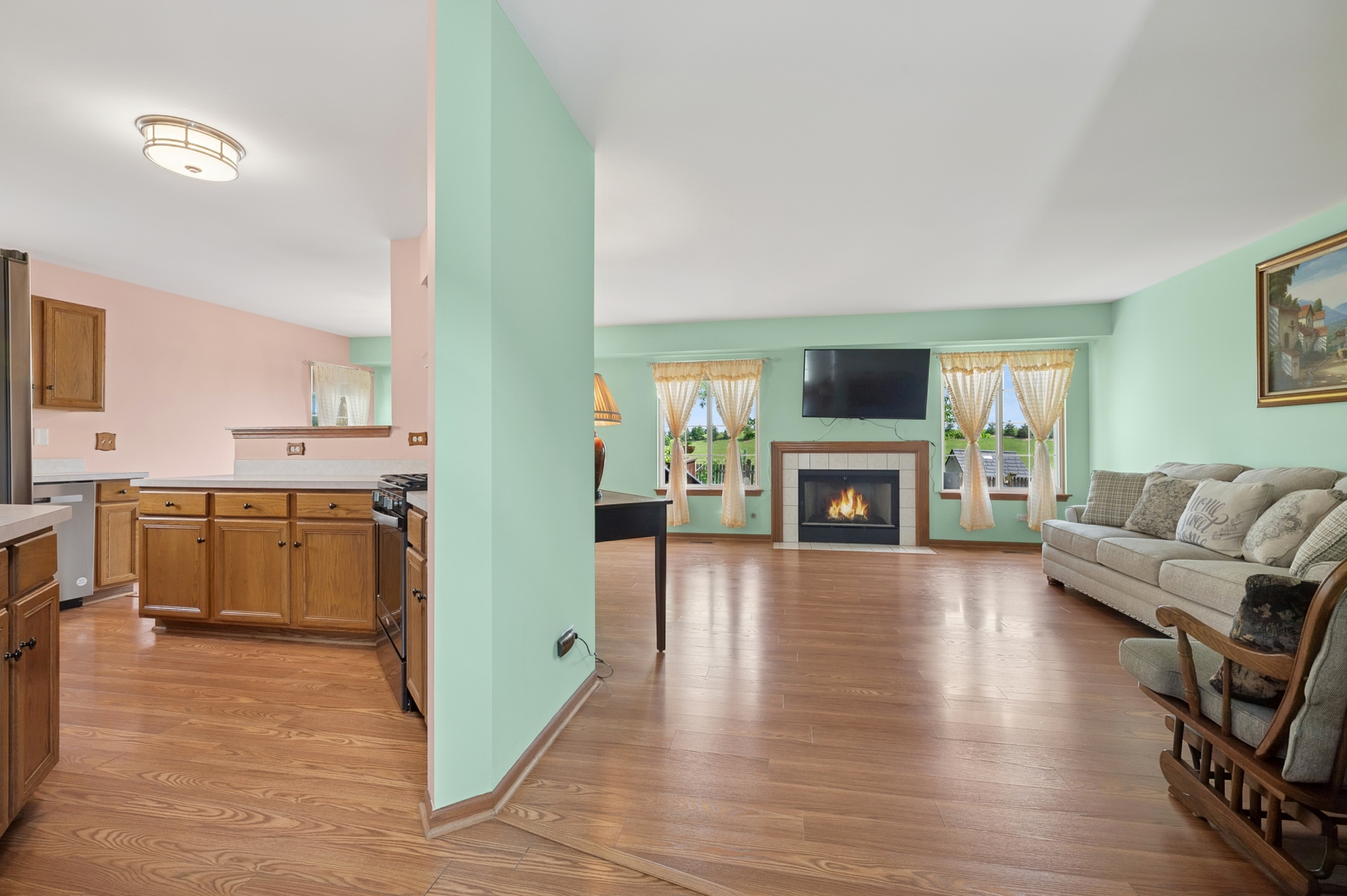 1216 Kensington Drive, Mundelein, IL 60060