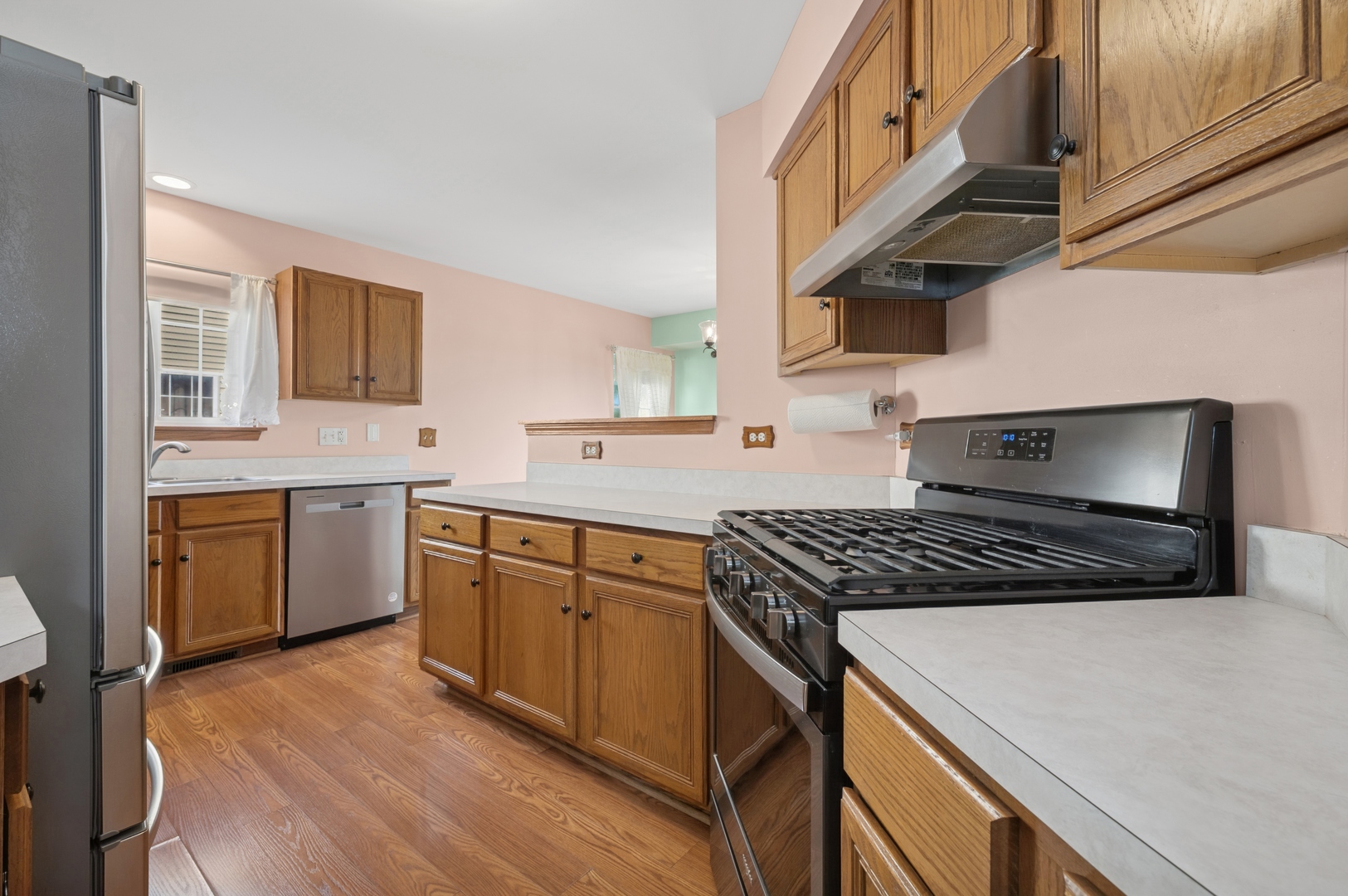 1216 Kensington Drive, Mundelein, IL 60060