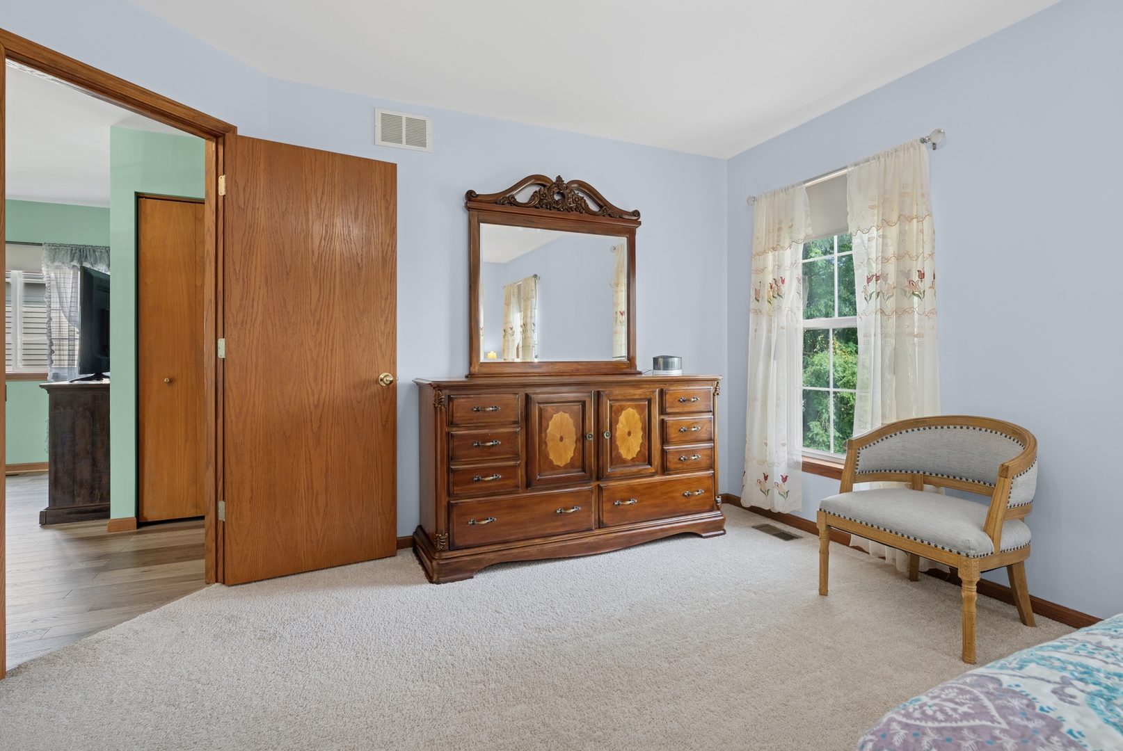 1216 Kensington Drive, Mundelein, IL 60060