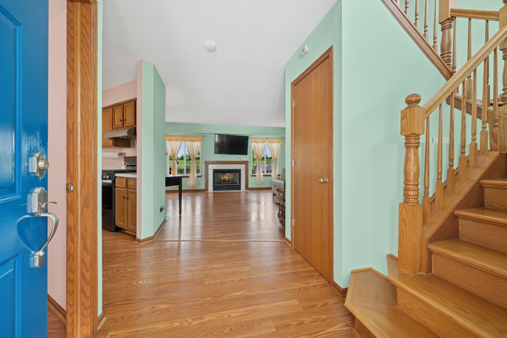 1216 Kensington Drive, Mundelein, IL 60060