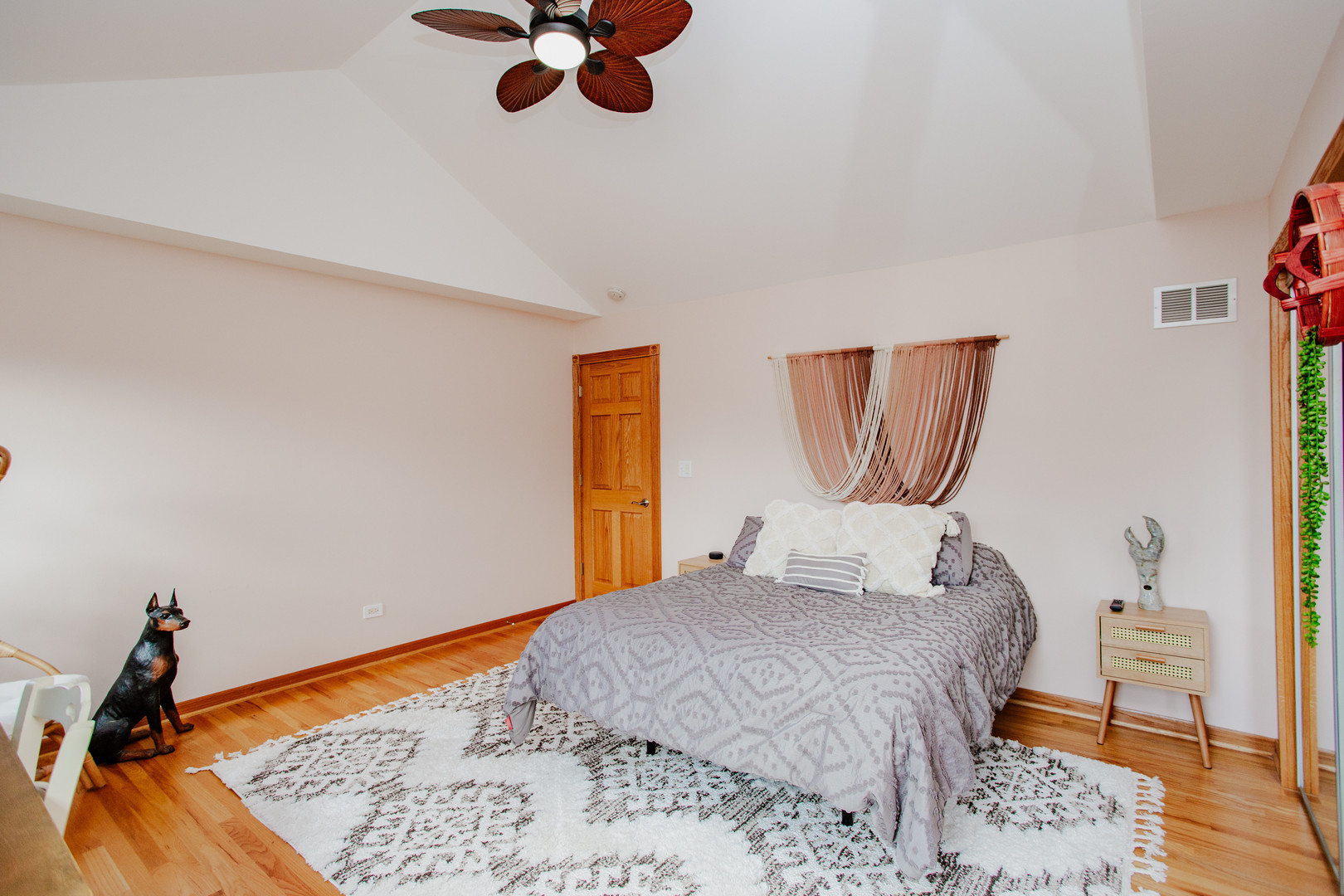 207 Schreiber Avenue, Roselle, IL 60172