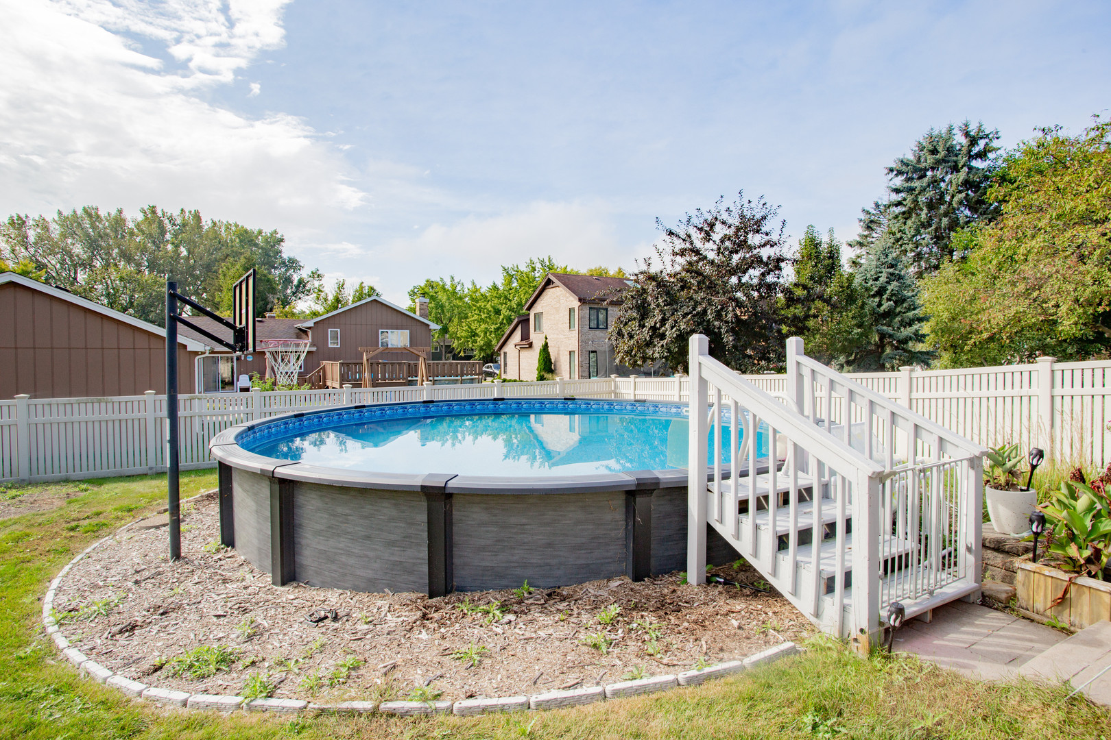 207 Schreiber Avenue, Roselle, IL 60172