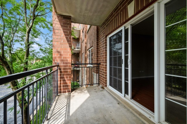 1479 N Milwaukee Avenue #203, Libertyville, IL 60048