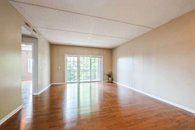 1479 N Milwaukee Avenue #203, Libertyville, IL 60048