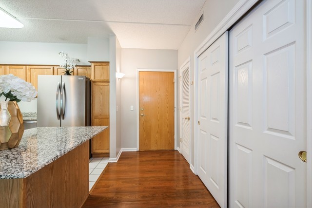 1479 N Milwaukee Avenue #203, Libertyville, IL 60048