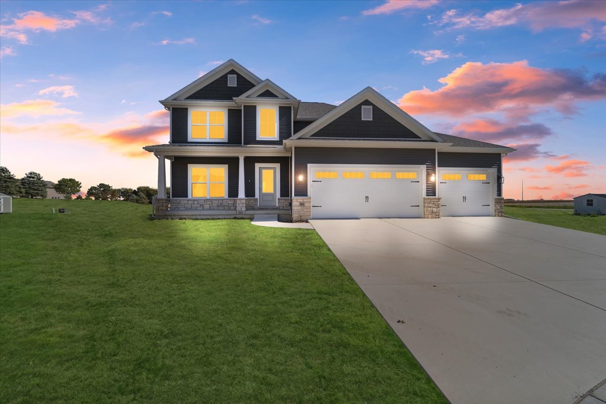 24 Stonehouse Court, Bloomington, IL 61705