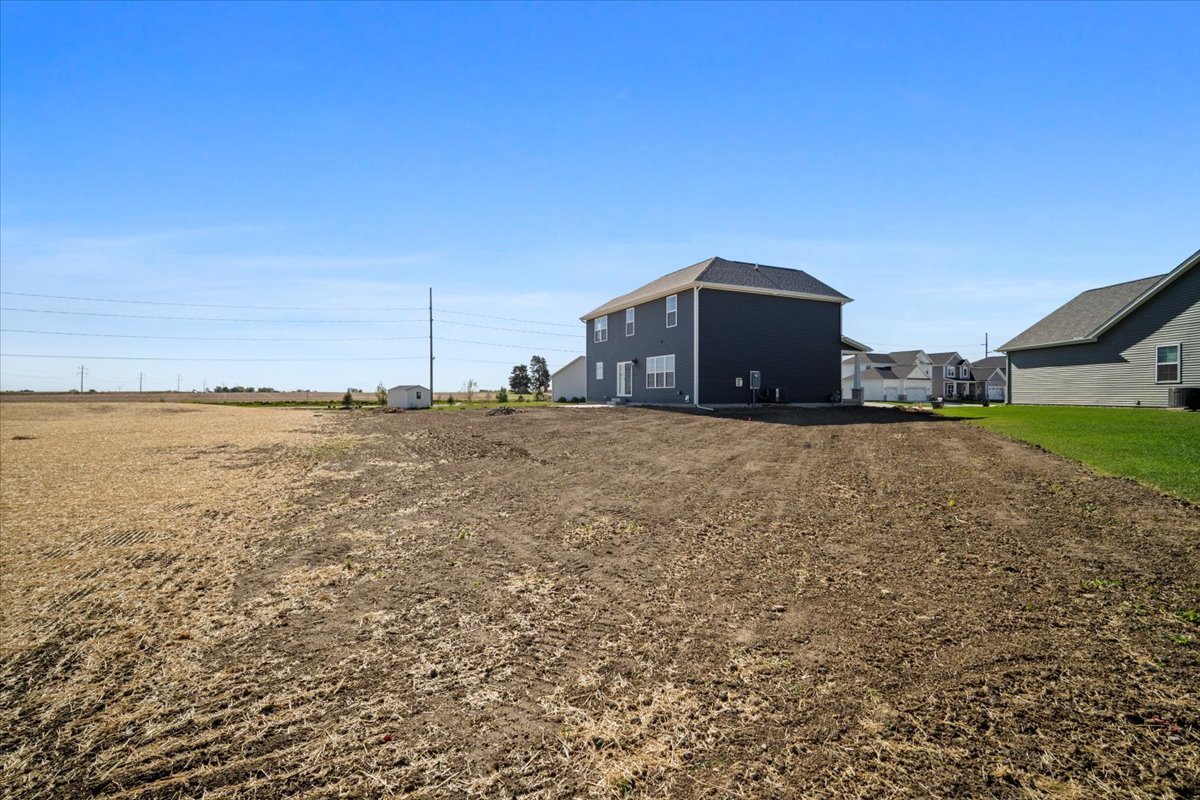 24 Stonehouse Court, Bloomington, IL 61705