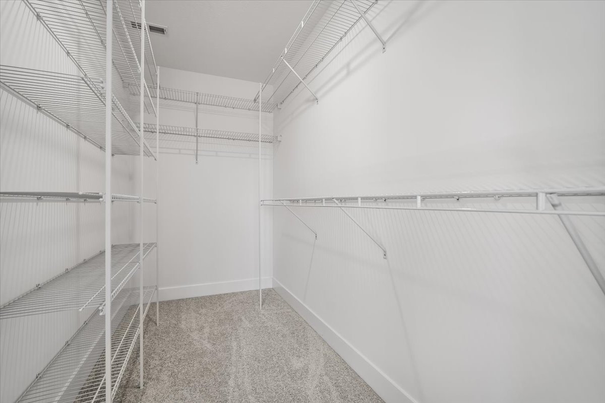 24 Stonehouse Court, Bloomington, IL 61705