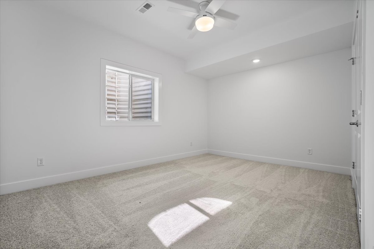 24 Stonehouse Court, Bloomington, IL 61705