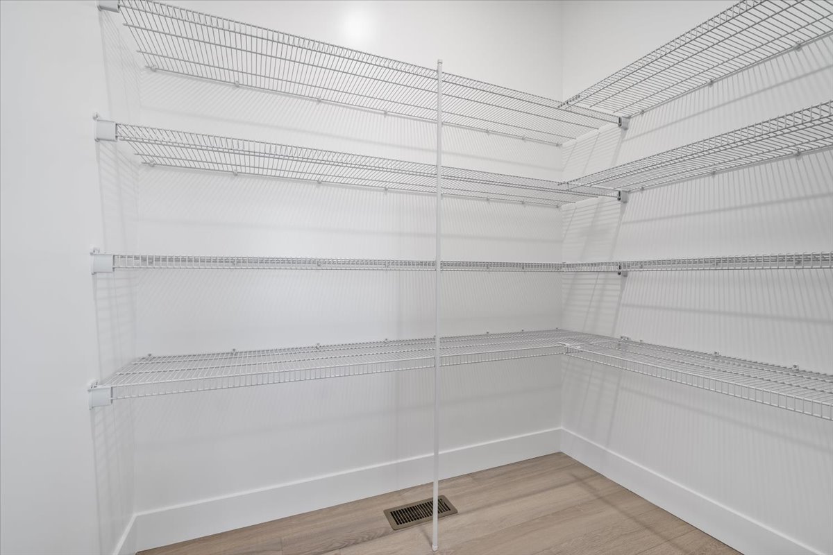 24 Stonehouse Court, Bloomington, IL 61705