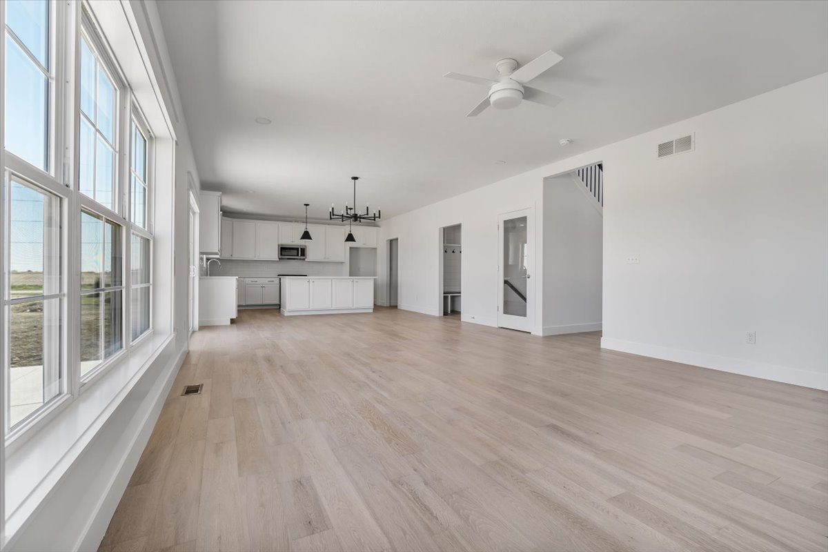 24 Stonehouse Court, Bloomington, IL 61705