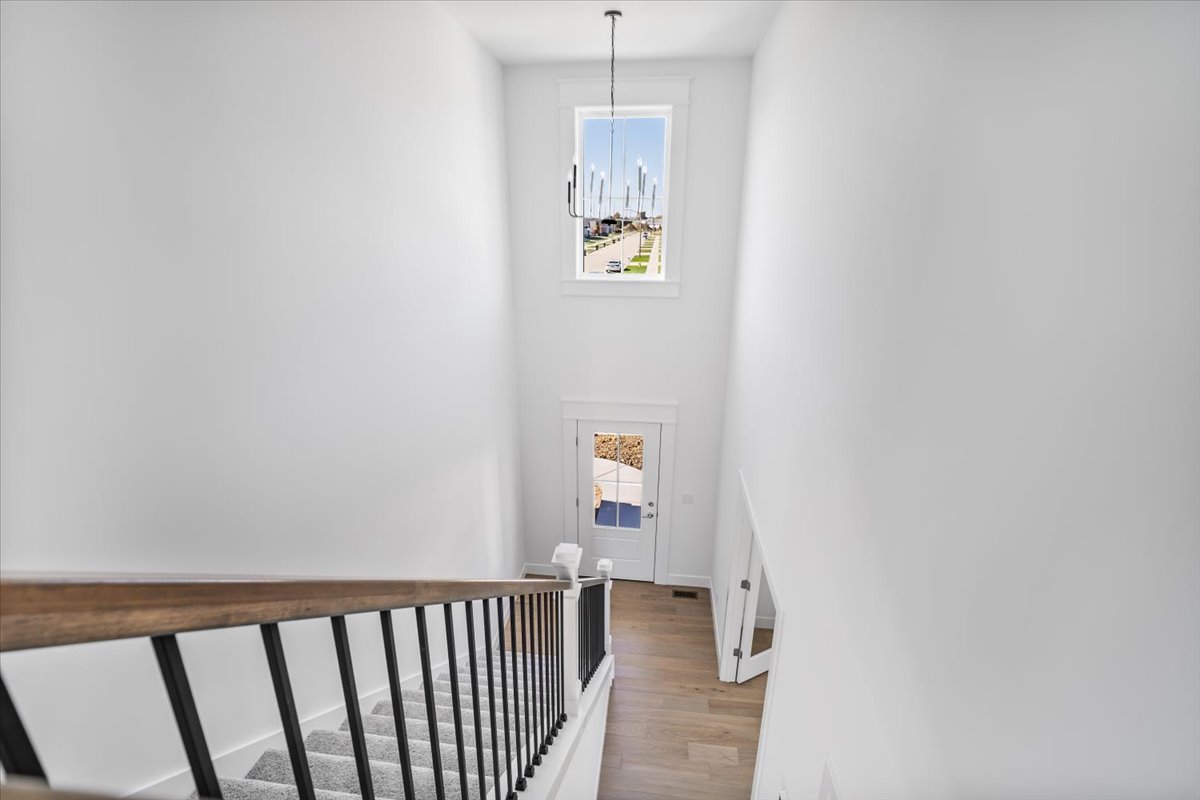 24 Stonehouse Court, Bloomington, IL 61705