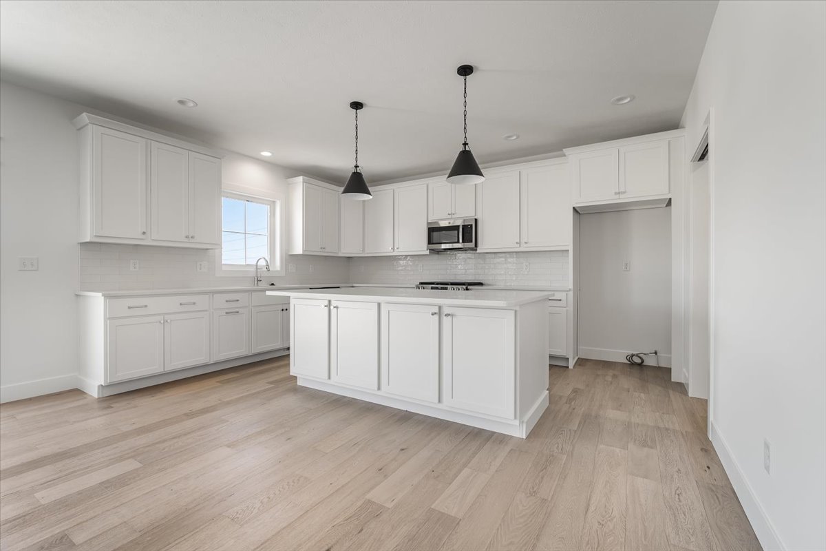 24 Stonehouse Court, Bloomington, IL 61705