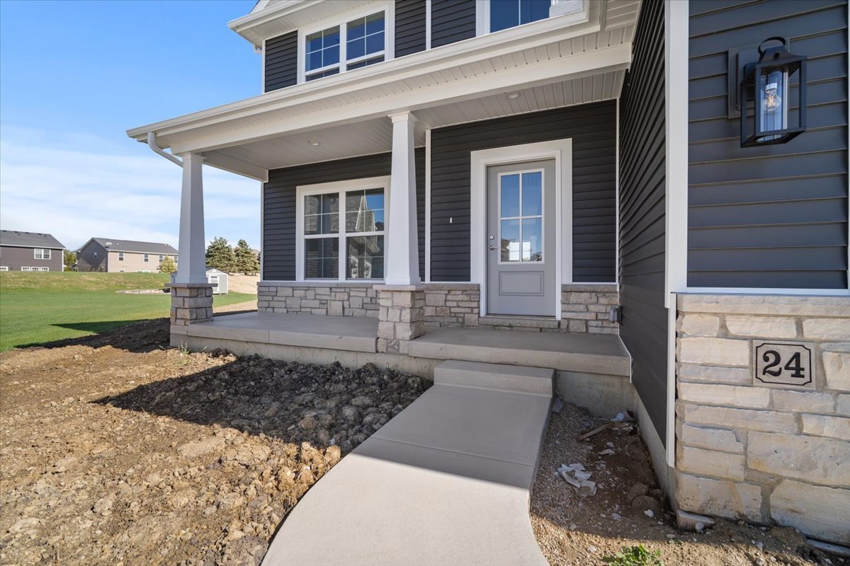 24 Stonehouse Court, Bloomington, IL 61705