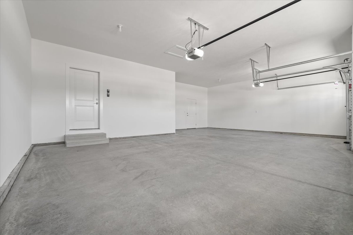 24 Stonehouse Court, Bloomington, IL 61705