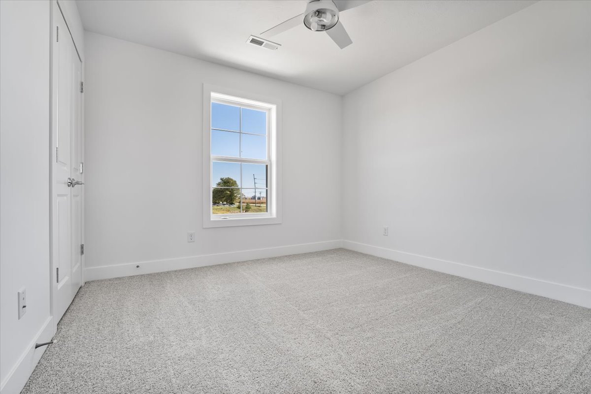 24 Stonehouse Court, Bloomington, IL 61705