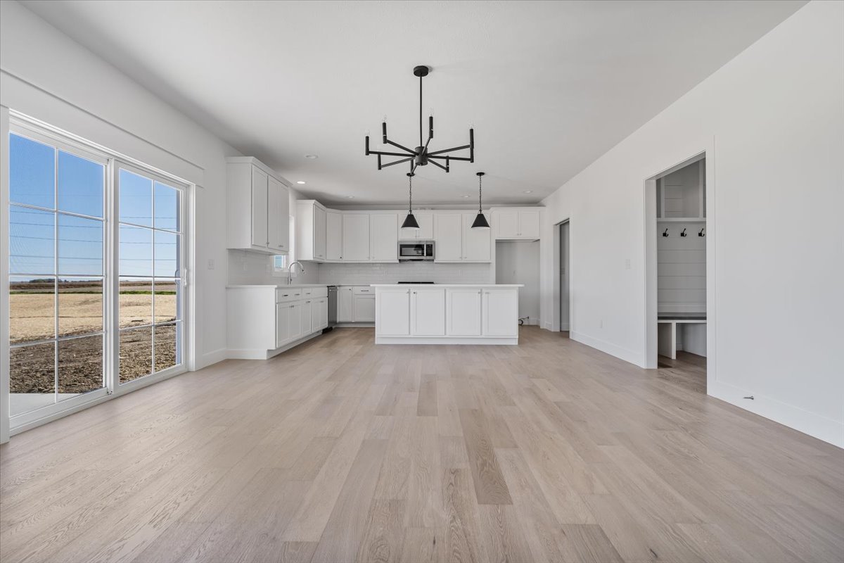 24 Stonehouse Court, Bloomington, IL 61705