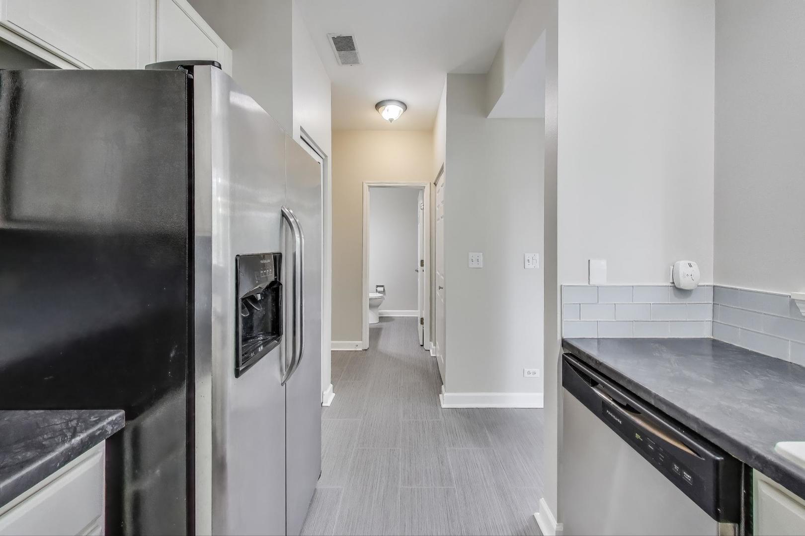 2546 Capitol Avenue #-, Aurora, IL 60503