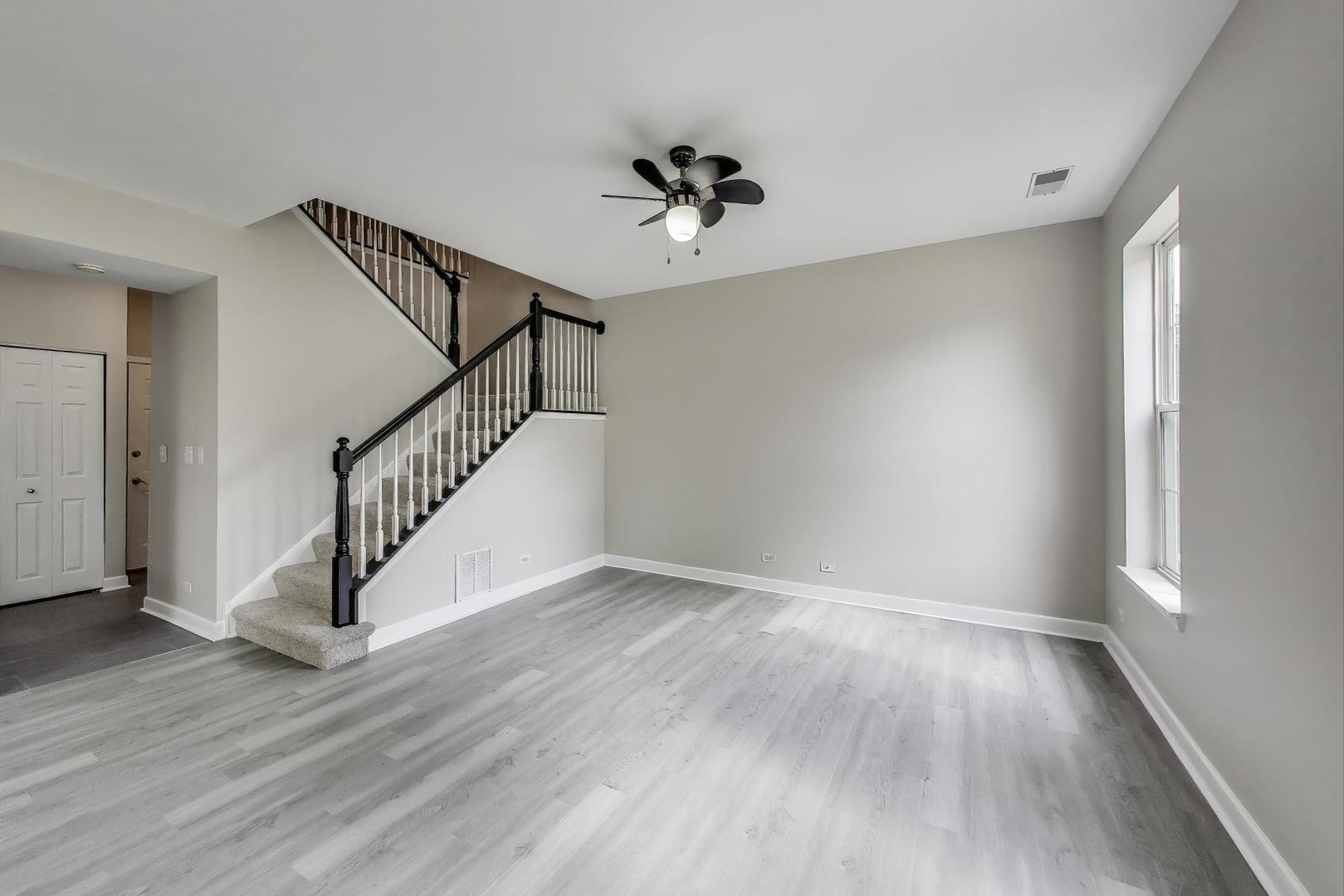 2546 Capitol Avenue #-, Aurora, IL 60503