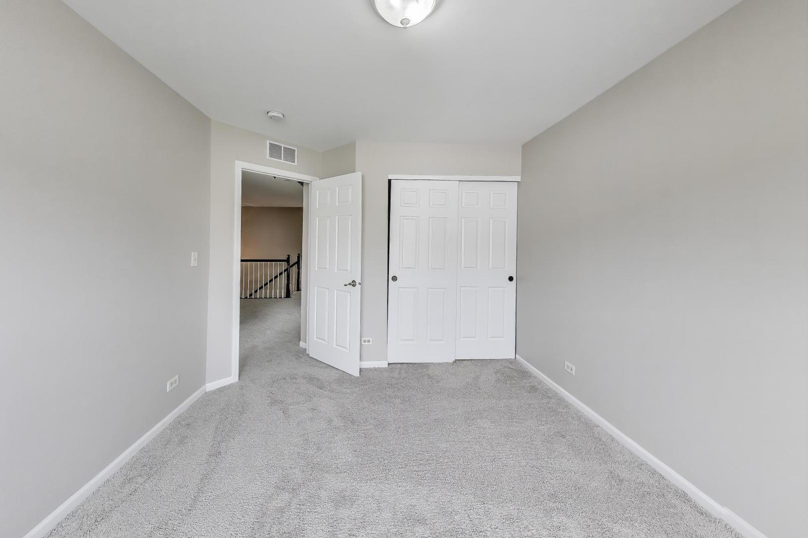 2546 Capitol Avenue #-, Aurora, IL 60503