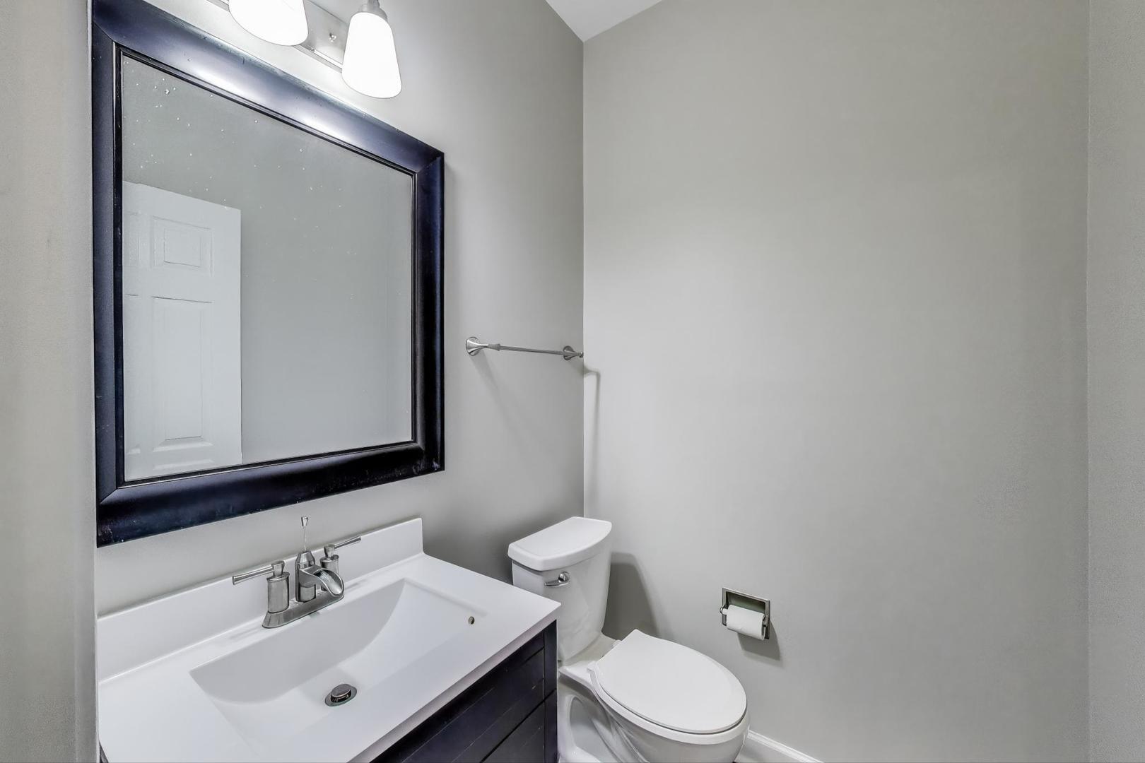 2546 Capitol Avenue #-, Aurora, IL 60503