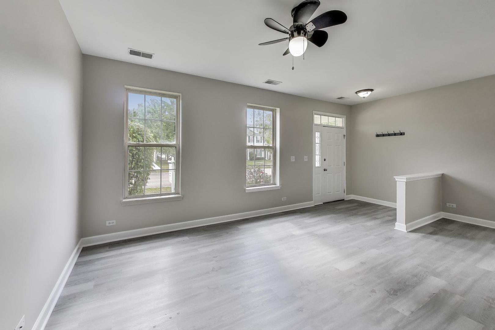 2546 Capitol Avenue #-, Aurora, IL 60503