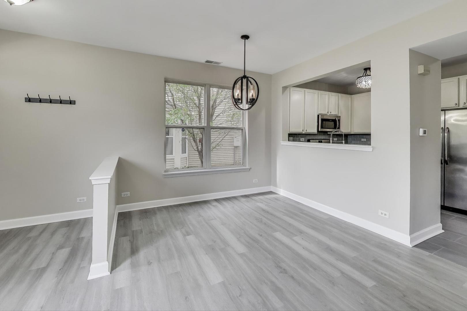 2546 Capitol Avenue #-, Aurora, IL 60503