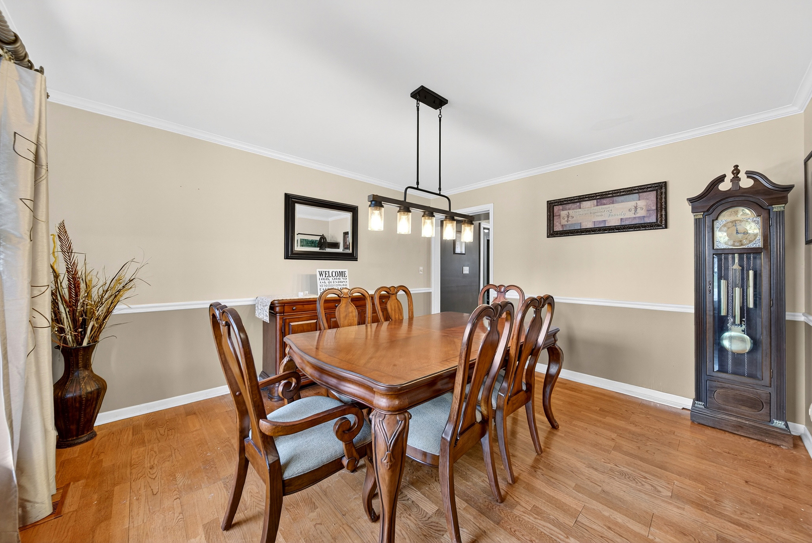 1404 Amy Lane, Libertyville, IL 60048