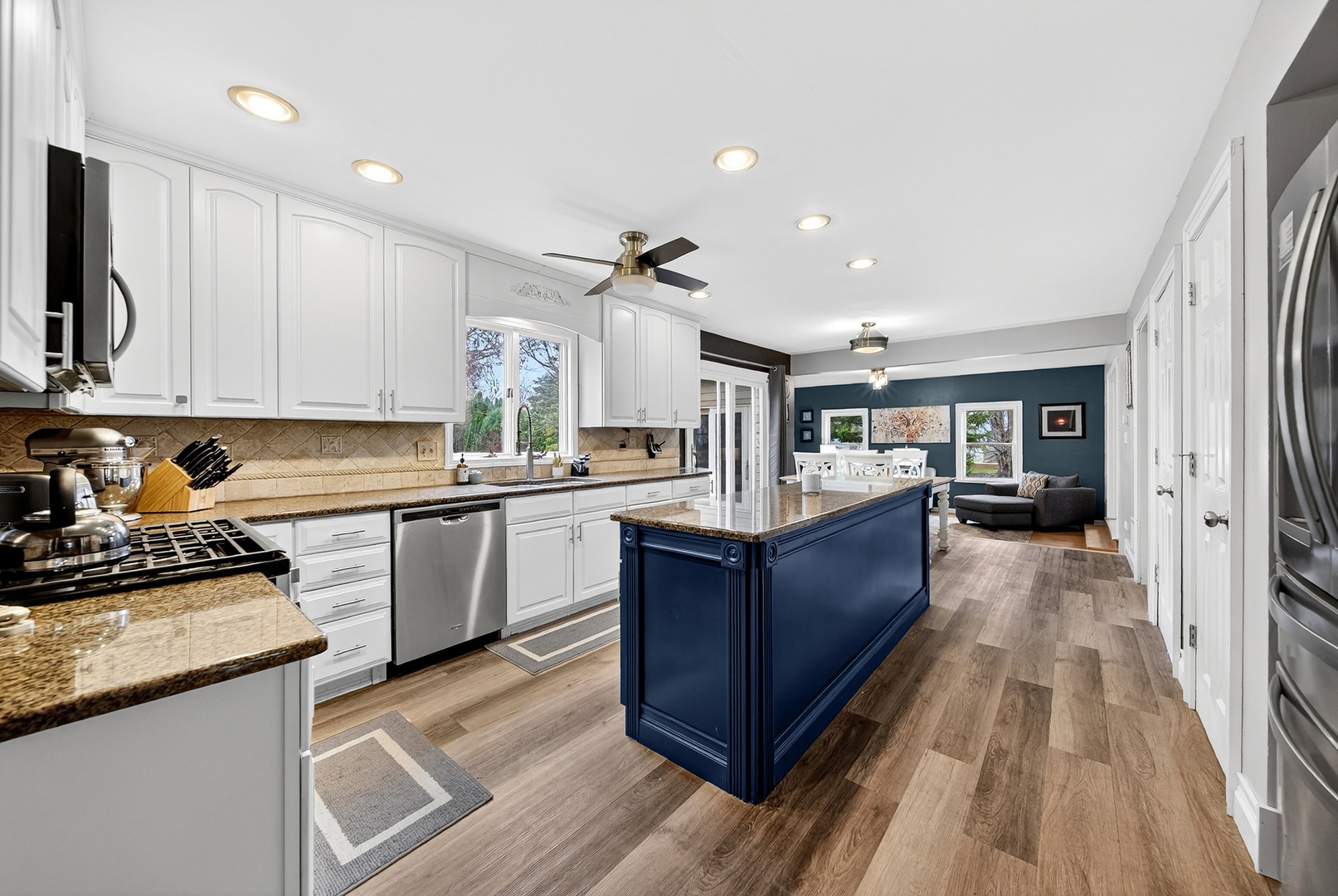 1404 Amy Lane, Libertyville, IL 60048