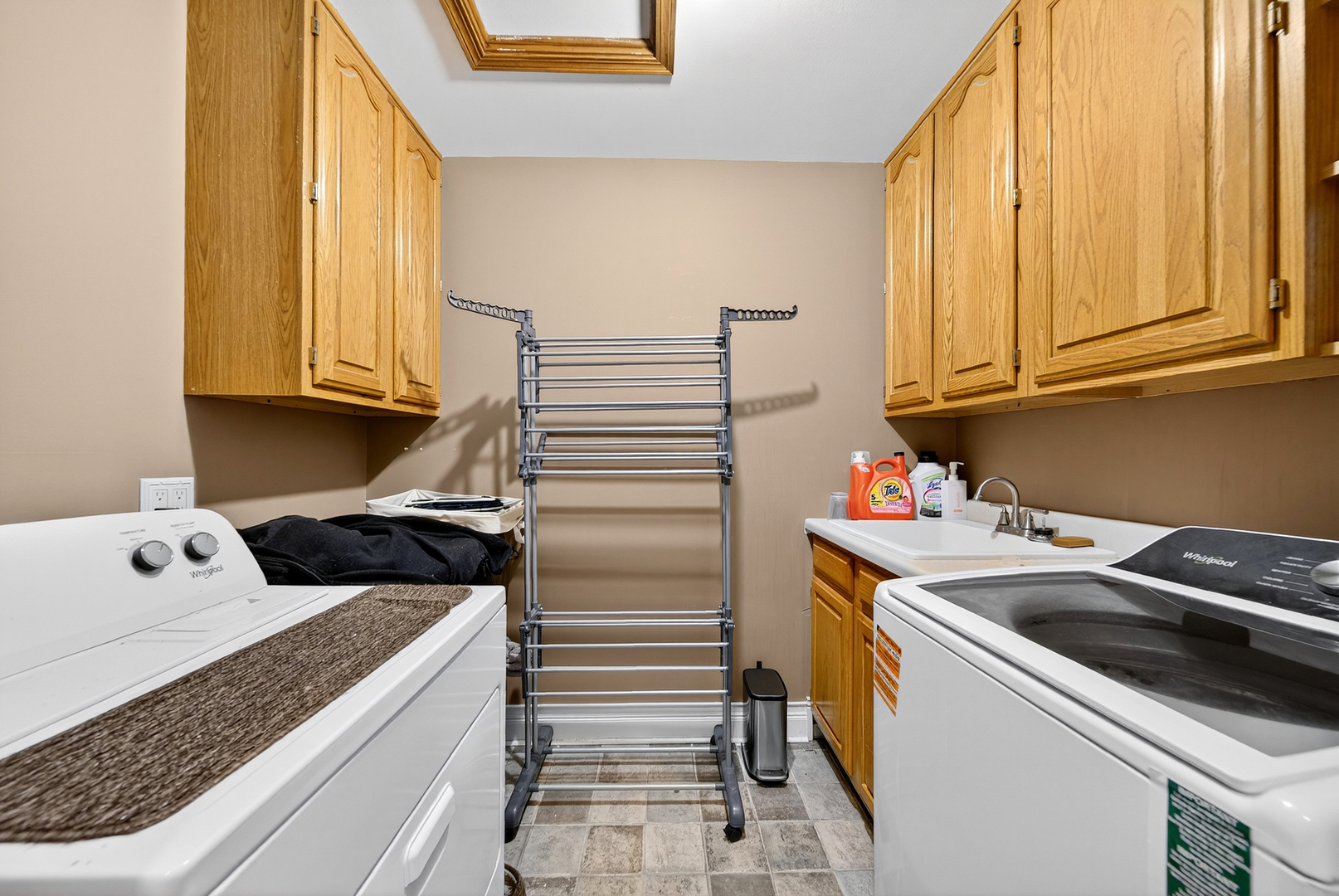 1404 Amy Lane, Libertyville, IL 60048