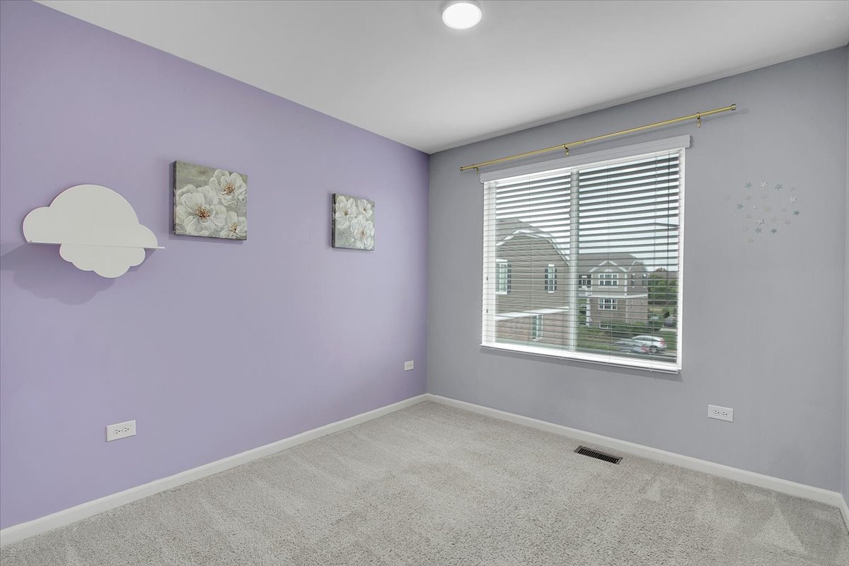 912 Bradford Drive, Naperville, IL 60563