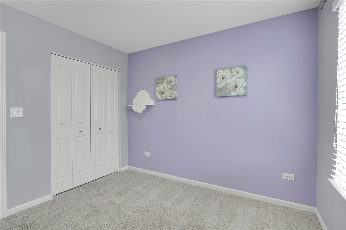 912 Bradford Drive, Naperville, IL 60563