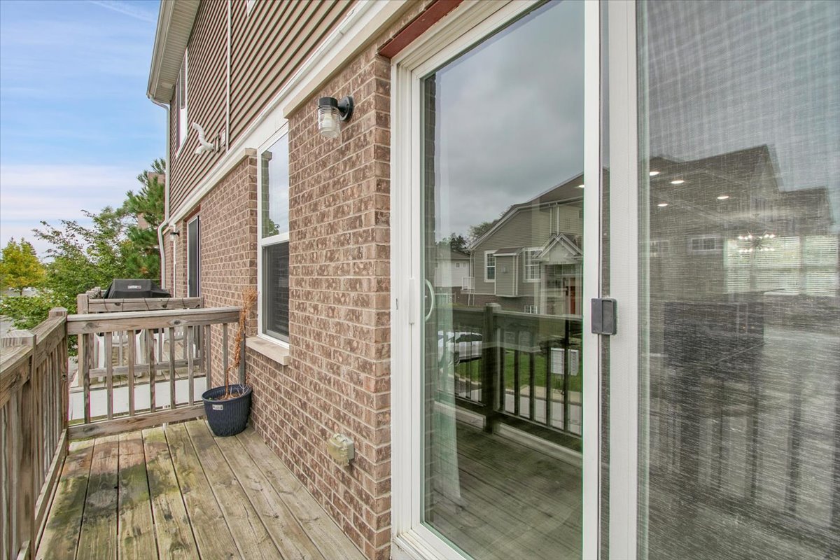 912 Bradford Drive, Naperville, IL 60563