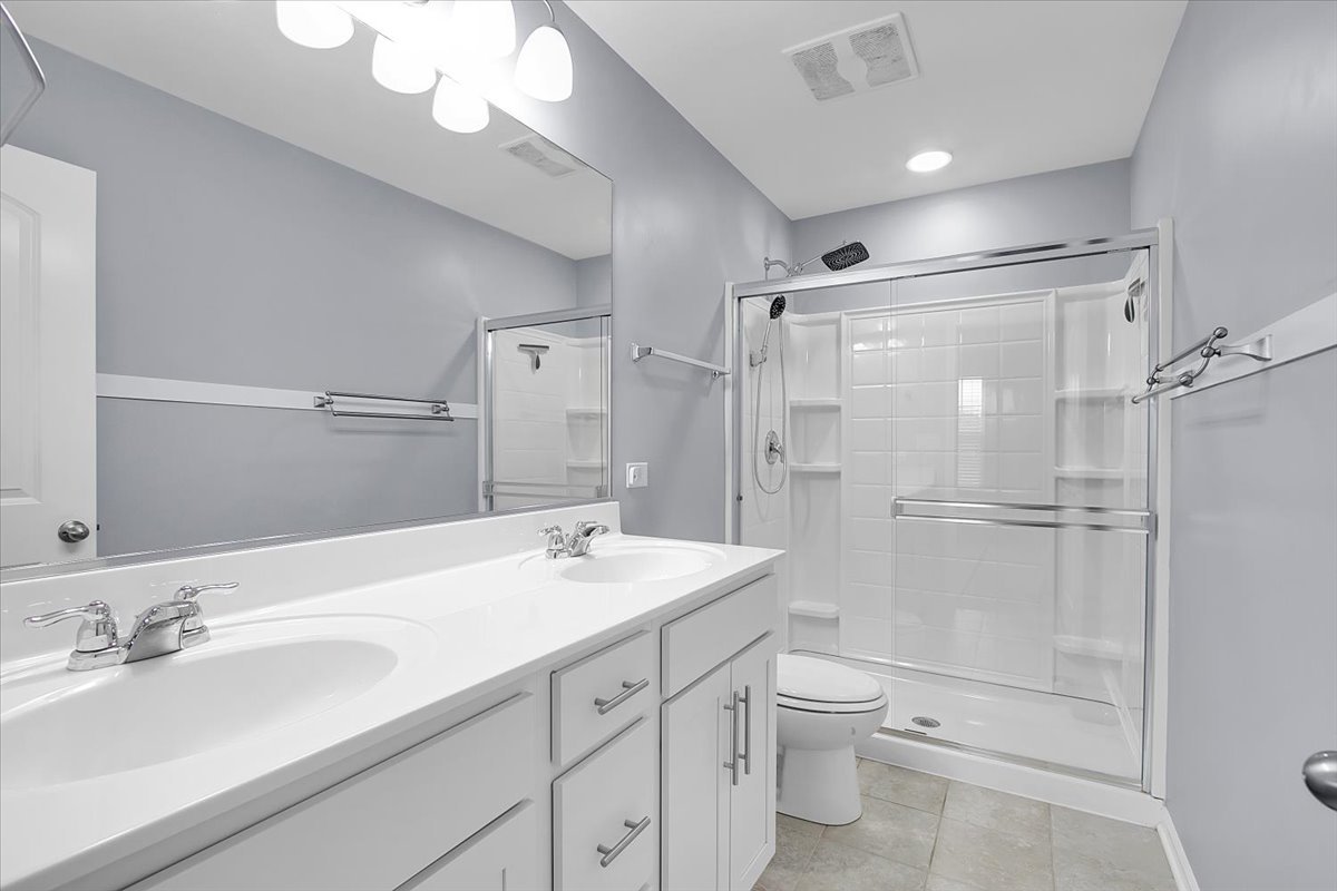 912 Bradford Drive, Naperville, IL 60563