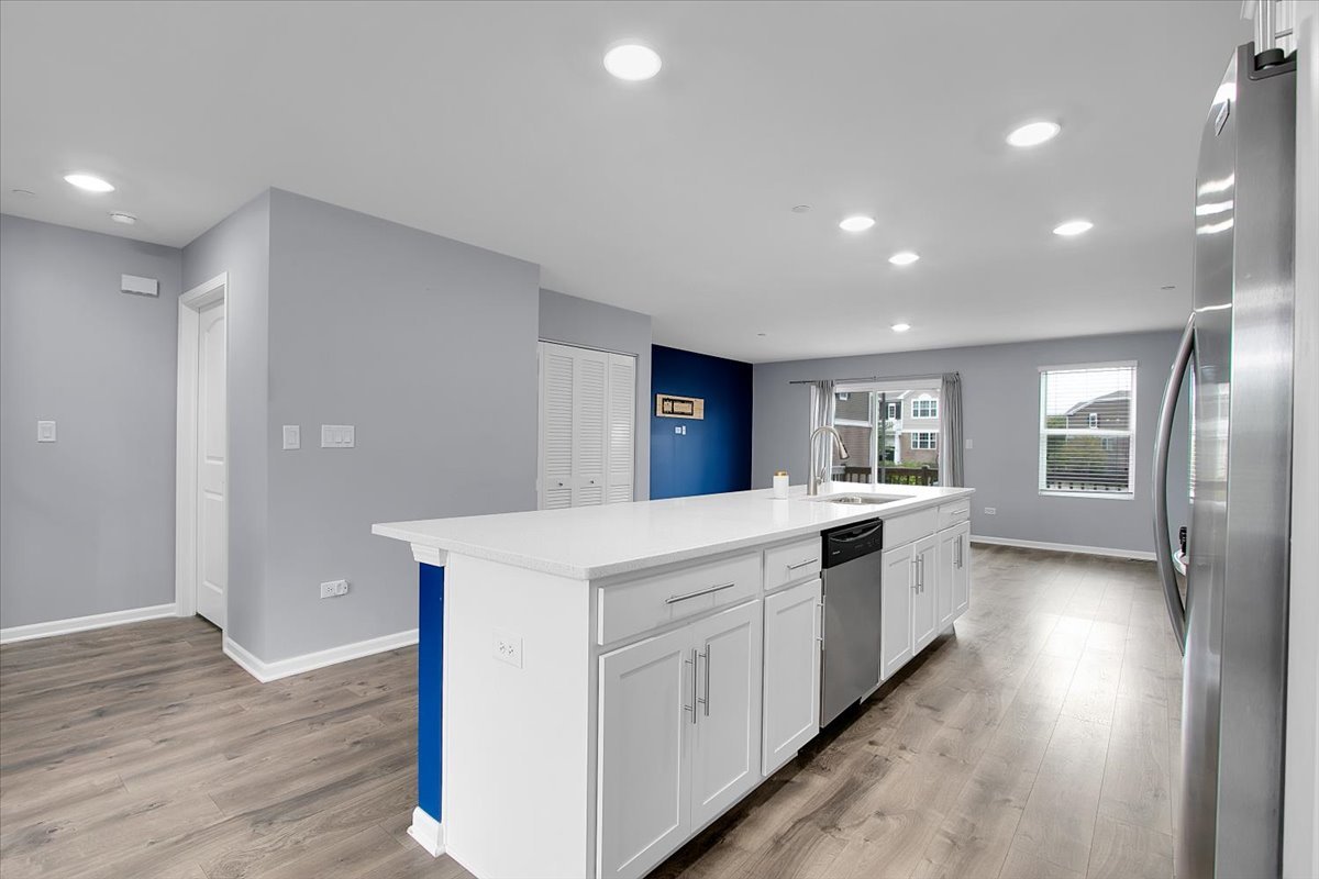 912 Bradford Drive, Naperville, IL 60563