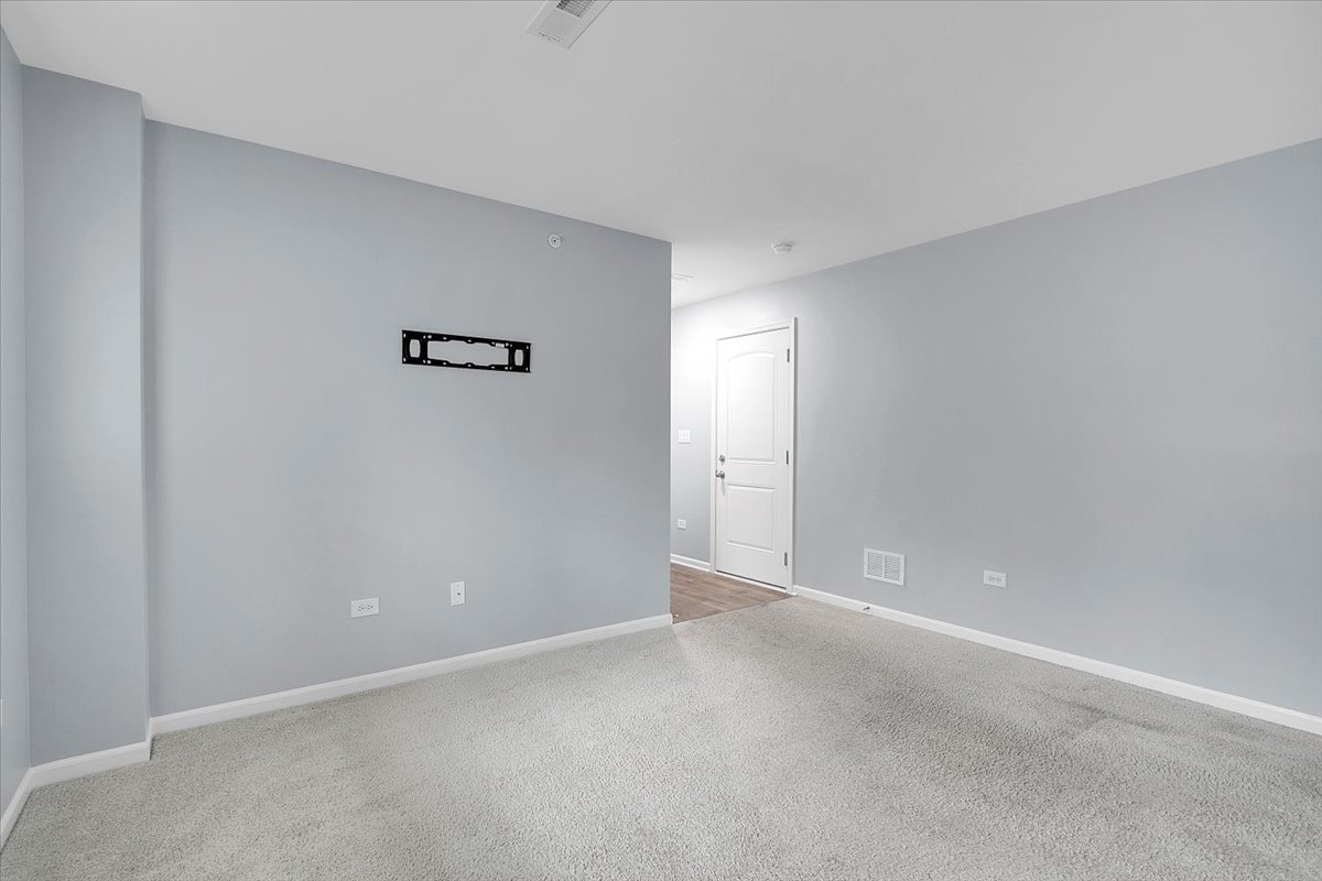 912 Bradford Drive, Naperville, IL 60563