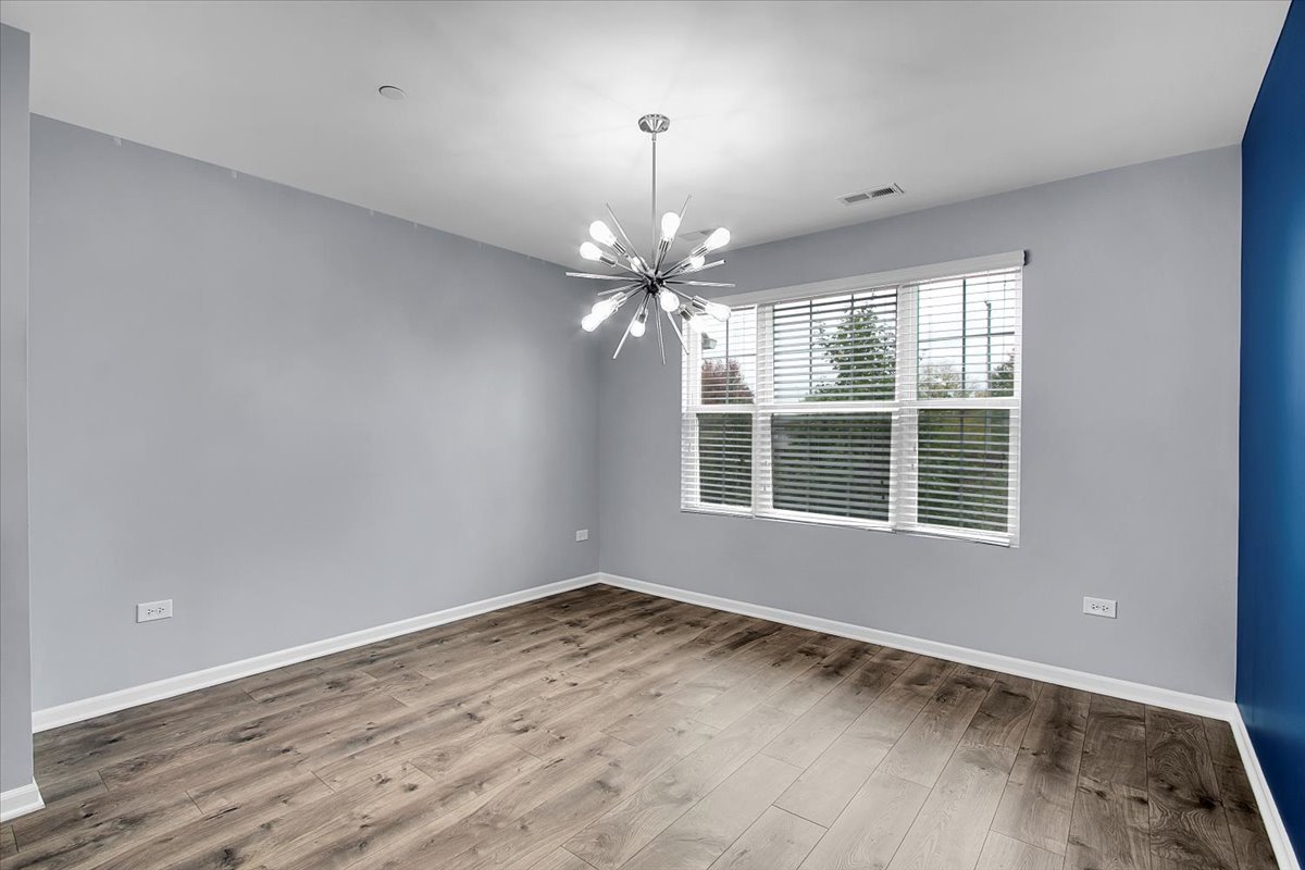 912 Bradford Drive, Naperville, IL 60563