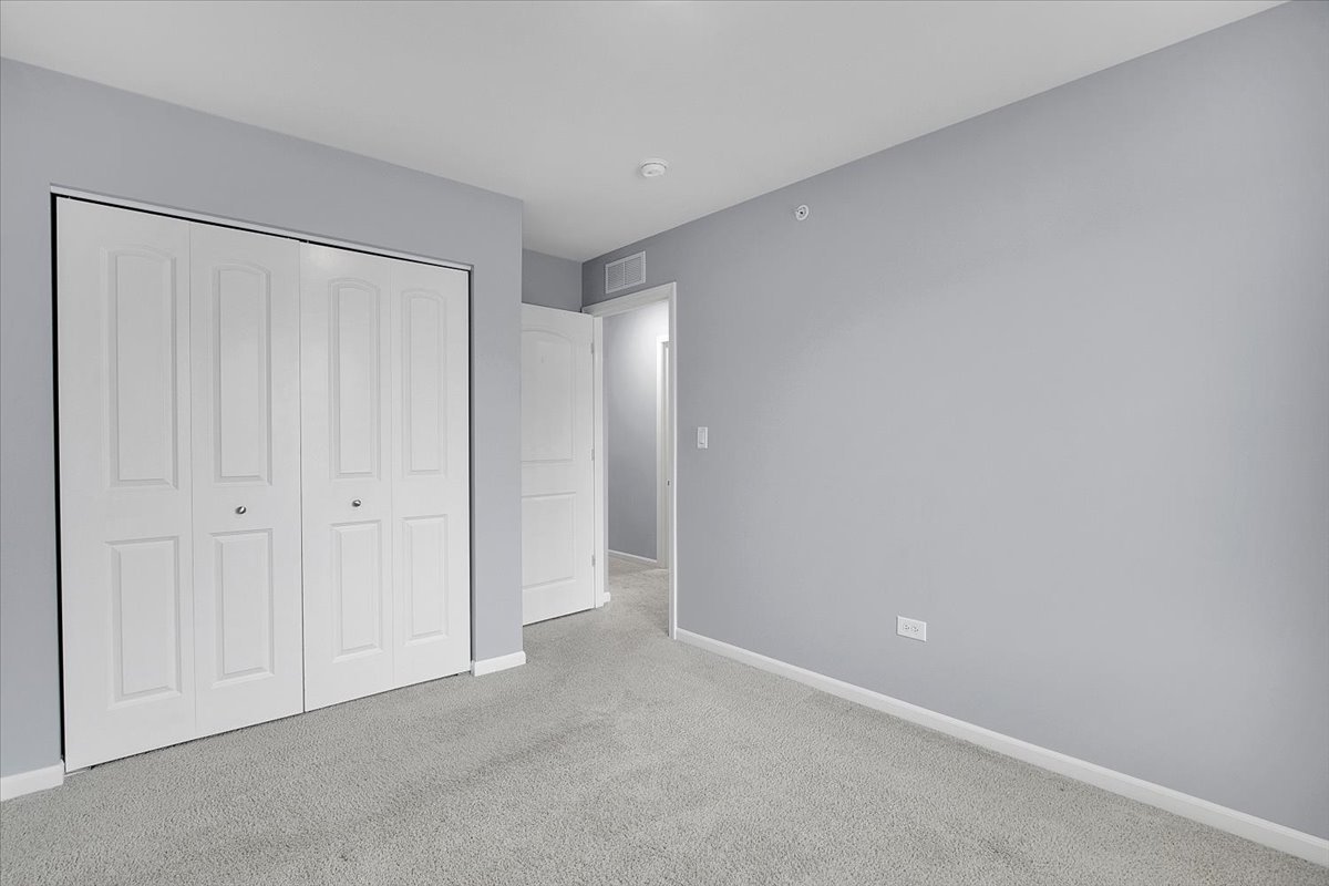 912 Bradford Drive, Naperville, IL 60563