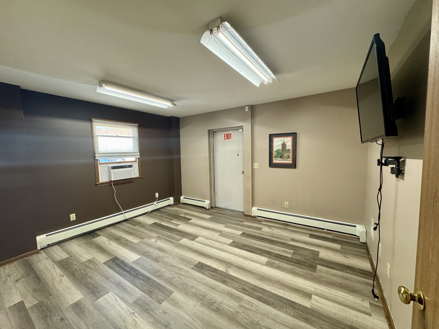 320 E Washington Street, Oswego, IL 60543