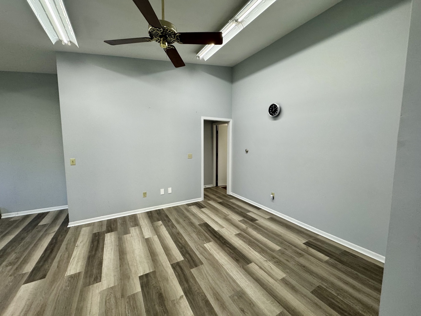 320 E Washington Street, Oswego, IL 60543