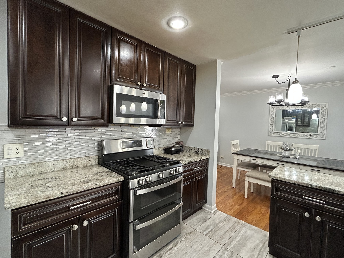 410 E Garwood Avenue, Mount Prospect, IL 60056