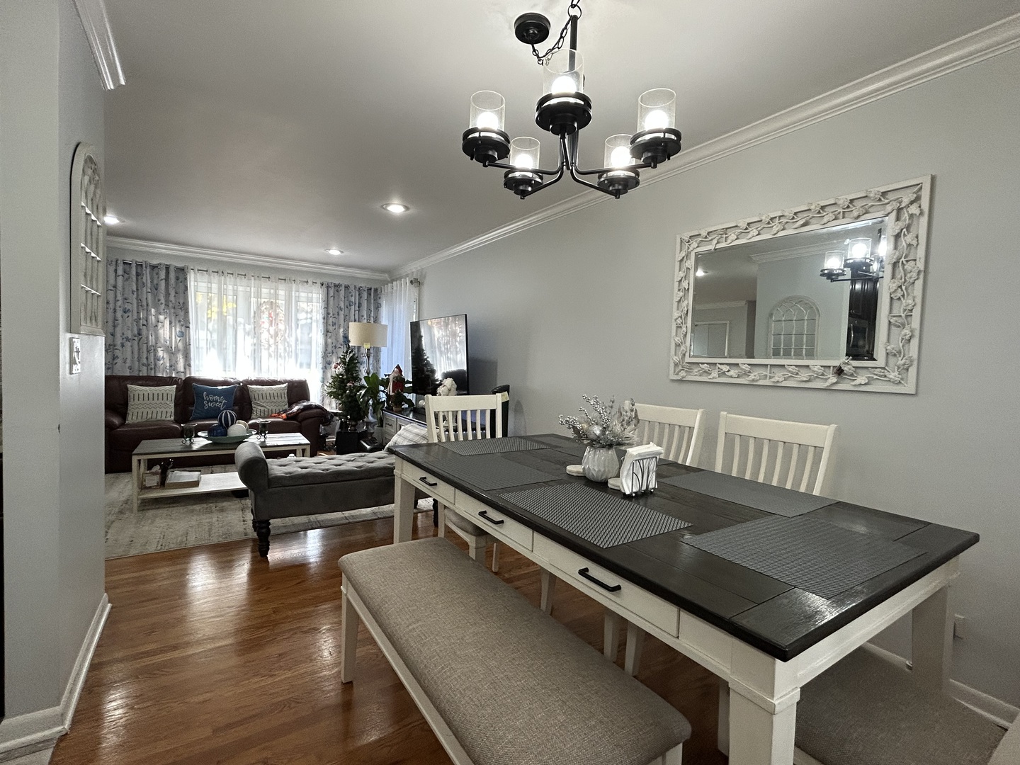 410 E Garwood Avenue, Mount Prospect, IL 60056