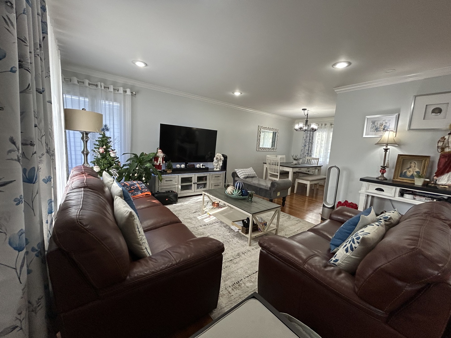 410 E Garwood Avenue, Mount Prospect, IL 60056