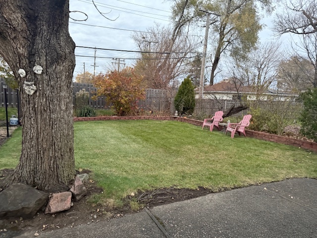 410 E Garwood Avenue, Mount Prospect, IL 60056