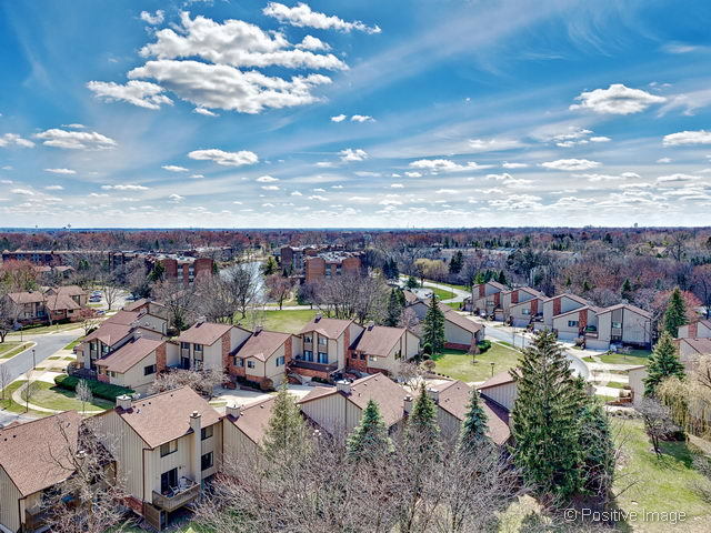 6340 AMERICANA Drive #1019, Willowbrook, IL 60527