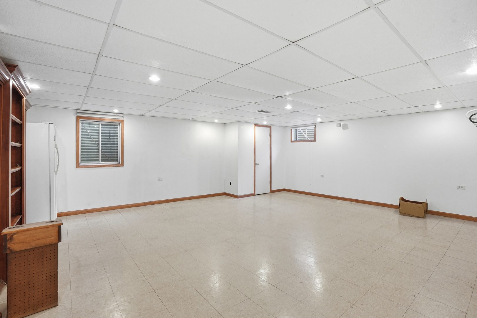 9312 S 77th Court, Hickory Hills, IL 60457