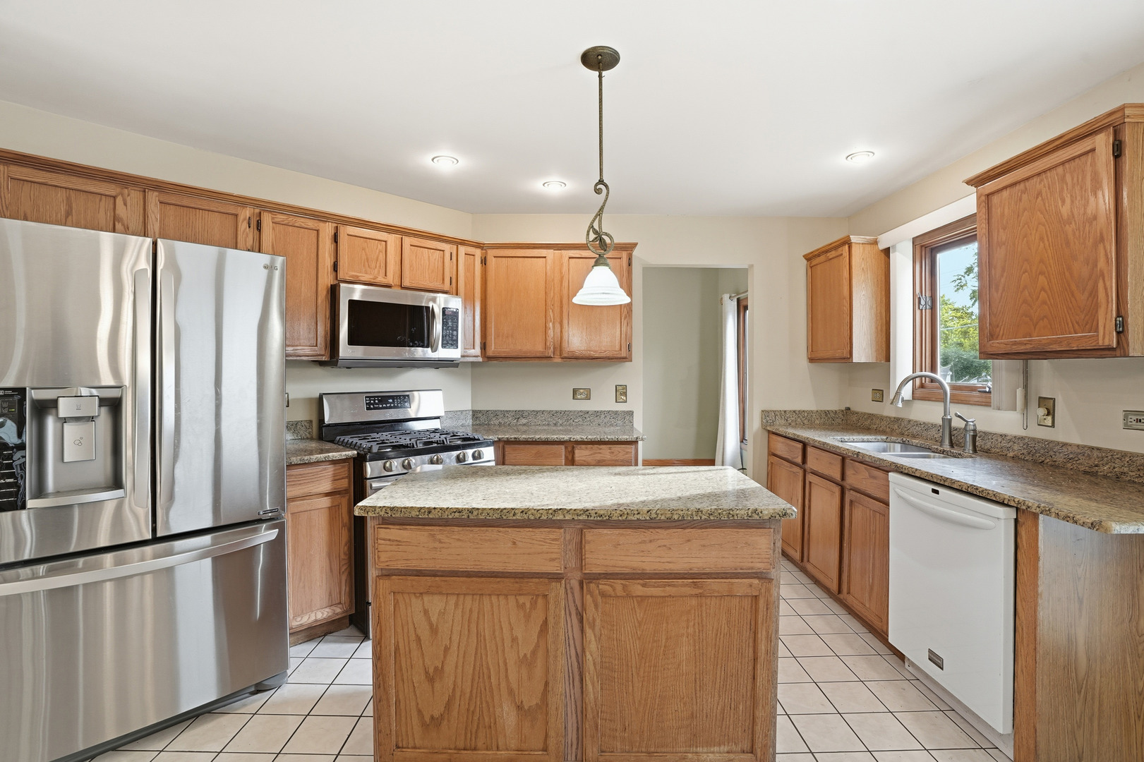 9312 S 77th Court, Hickory Hills, IL 60457