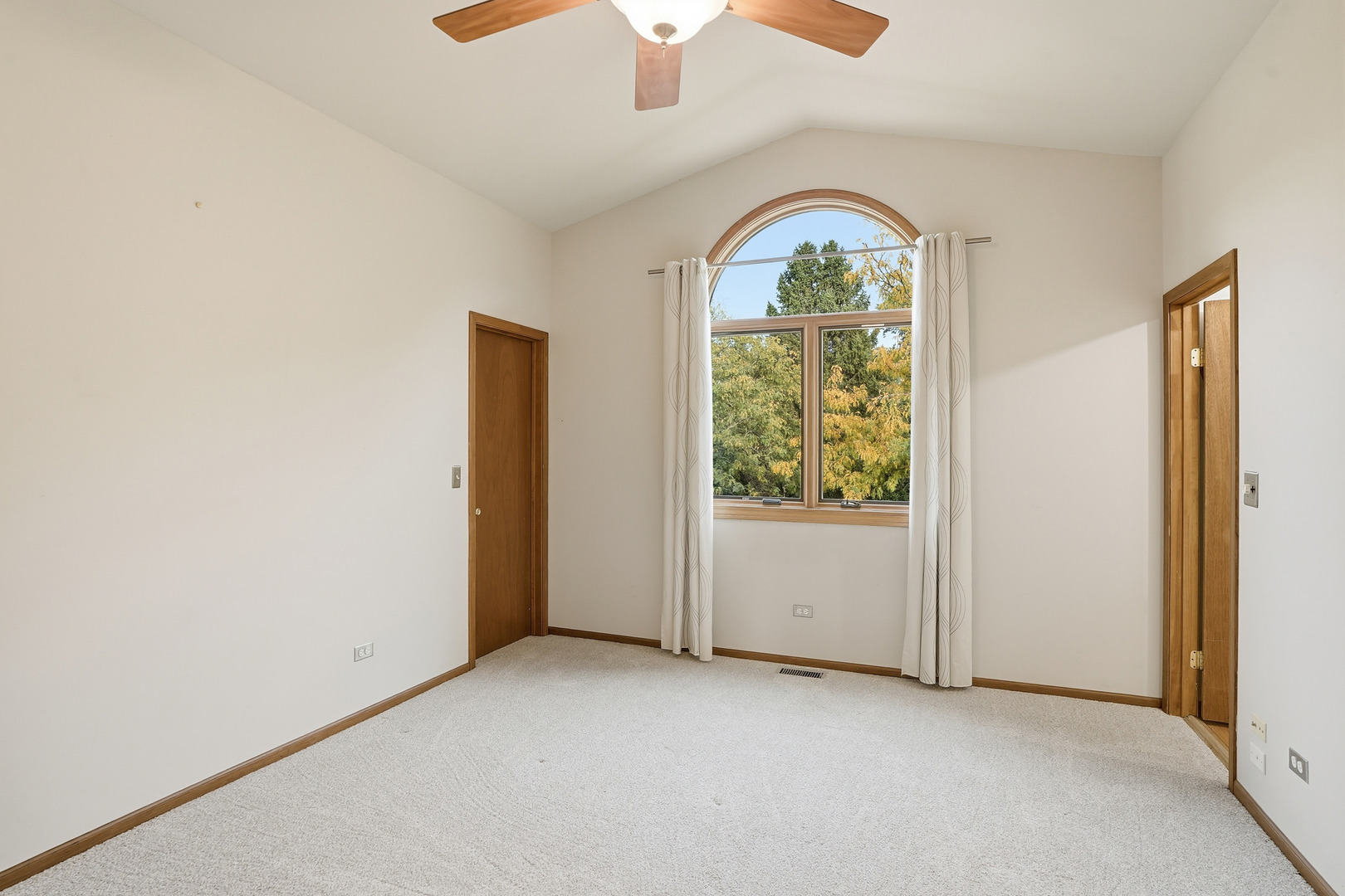 9312 S 77th Court, Hickory Hills, IL 60457